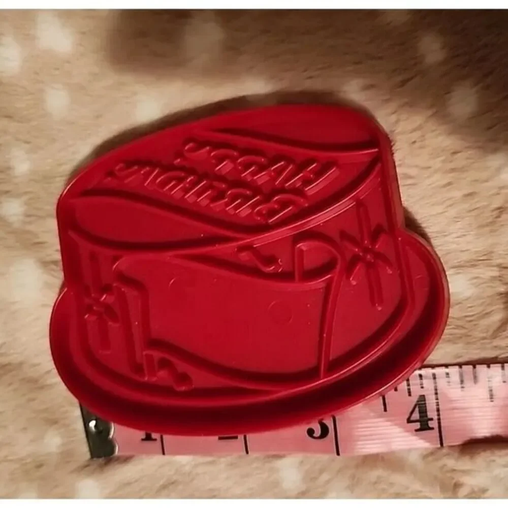 Vintage Tupperware Cookie Cutter -‎ Happy Birthday Cake Banner for Personalizing